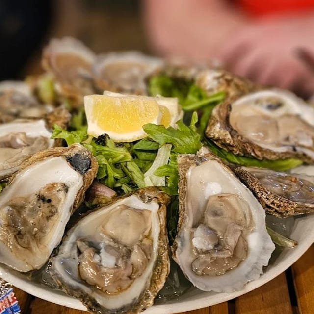 Seasonal, Fresh Premium Oysters.