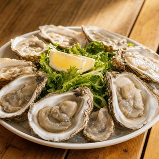 Seasonal, Fresh Premium Oysters
